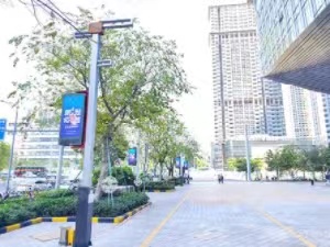 The linkage effect of LED light pole screens and cameras in smart city