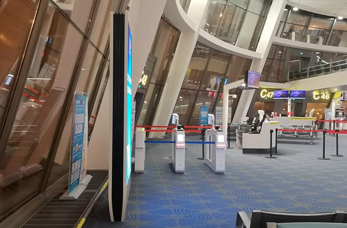 Illuminating Transportation Hubs: The Application of LED Totems in Airports - Company News - 2