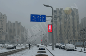 Enhancing Traffic Management with LED Light Pole Screens on Yingbin Avenue, Cangzhou