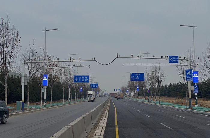 Application of Double-Sided Curved Light Pole LED Display in Huangdao District, Qingdao - Showcase - 2