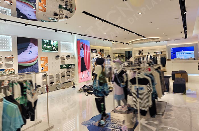 Transforming Retail with P2.5 indoor LED screen: Fila Store - Showcase - 2