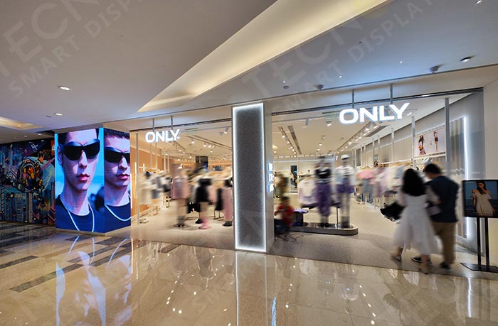 Elevating Retail Experiences: P2.5 indoor commercial LED display - Showcase - 2