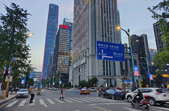 Pole LED Screens: Revolutionizing Smart Cities and Outdoor Advertising - Company News - 6